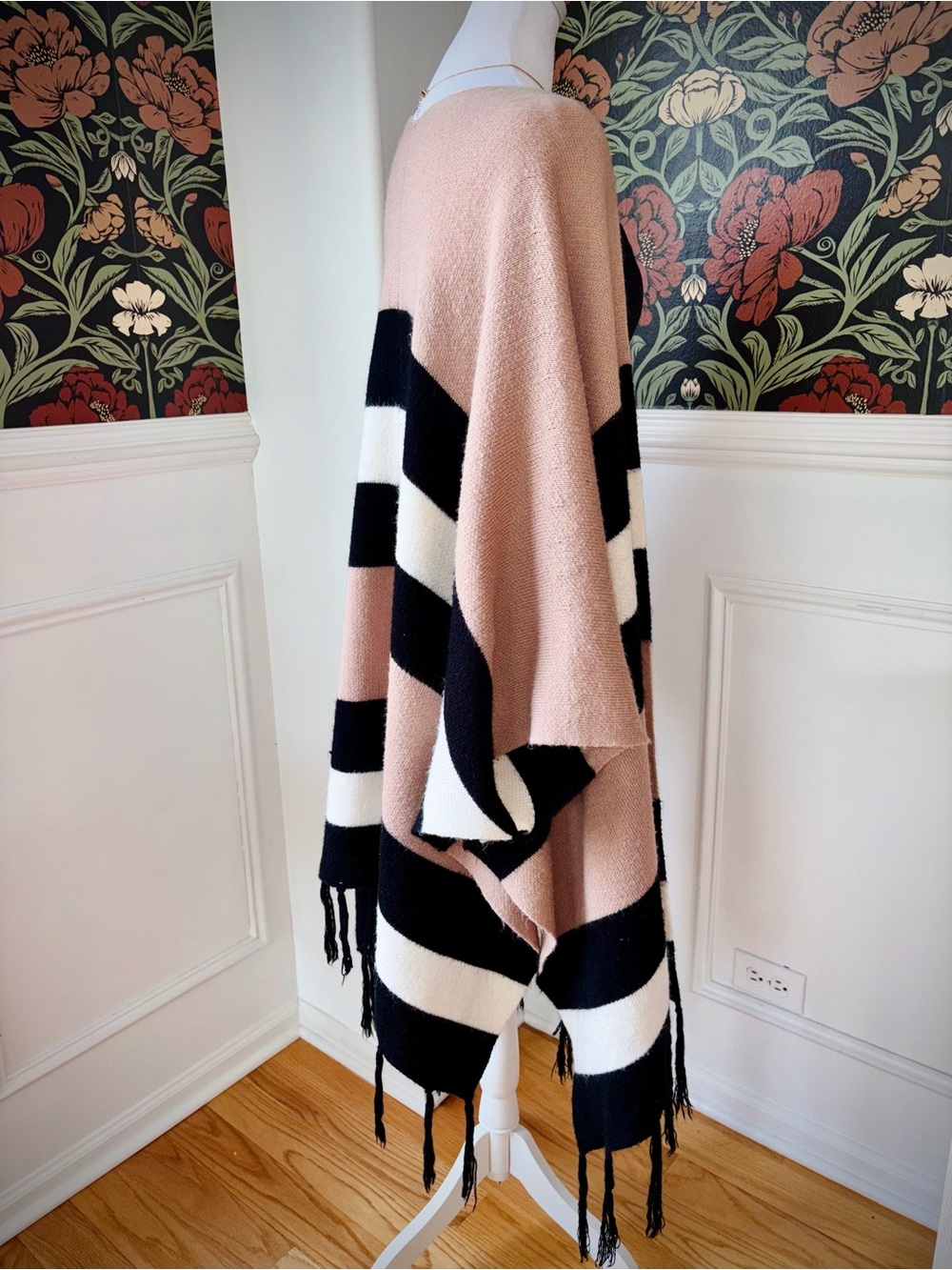 Boutique Boho Fleece Cardigan with Tassles - Picture 6 of 7
